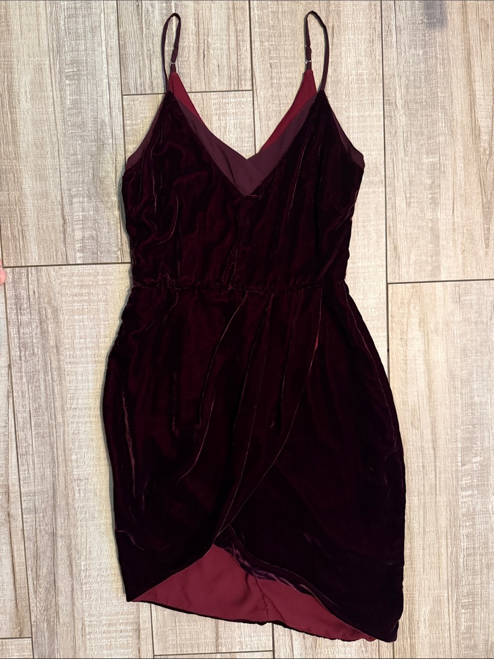 Adelyn Rae Burgundy Velvet Wrap Mini Dress Size Small V-Neck Party Cocktail